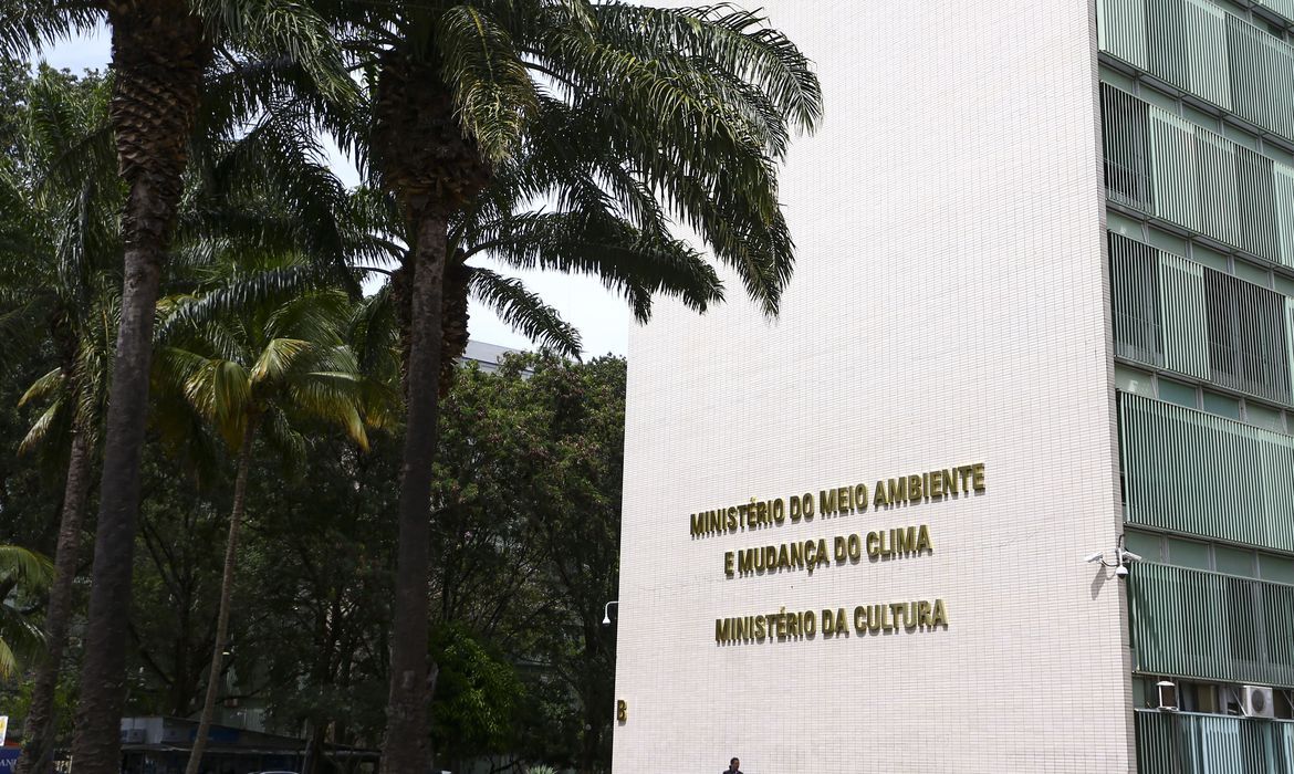 Ministério do Meio Ambiente abre concurso público com 98 vagas para analista ambiental