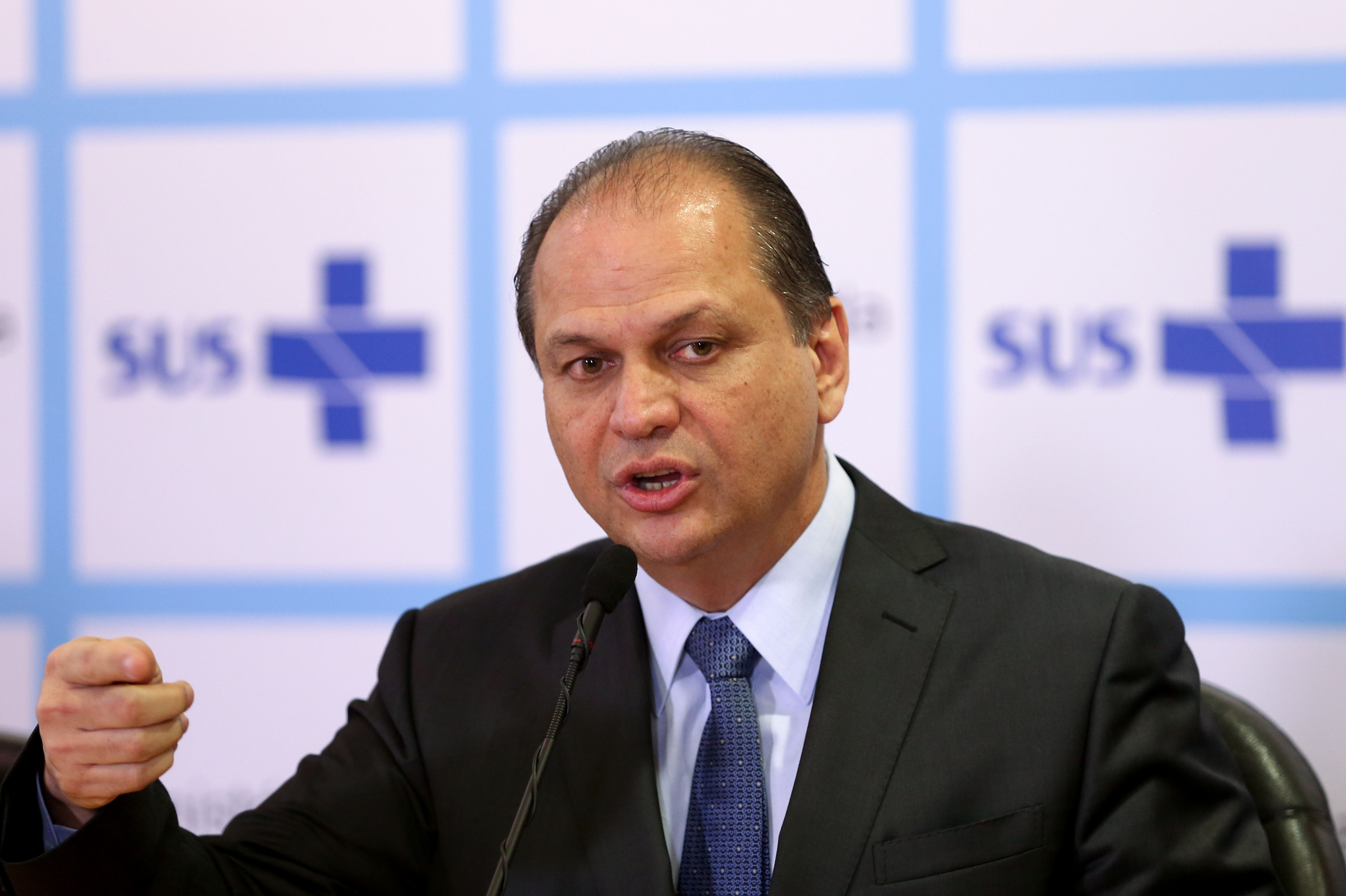 Ministro da Saúde anuncia que vai deixar cargo até abril para se candidatar Ministro da Saúde anuncia que vai deixar cargo até abril para se candidatar