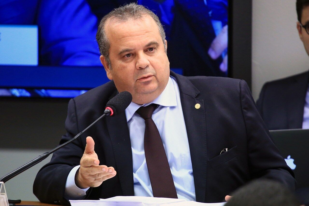 Em Patos, ministro Rogério Marinho anuncia retomada da construção de 856 moradias com investimentos de mais de R$ 60 milhões Em Patos, ministro Rogério Marinho anuncia retomada da construção de 856 moradias com investimentos de mais de R$ 60 milhões