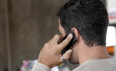 Minuto de celular pré-pago pode ser 130% mais caro que pós, diz estudo