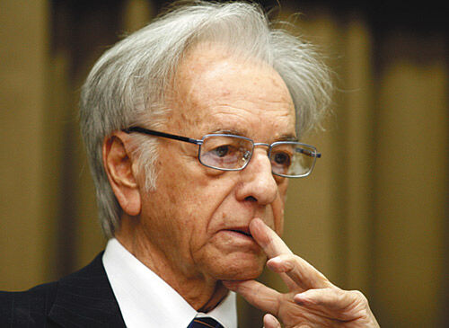 Morre o senador e ex-presidente da República Itamar Franco Morre o senador e ex-presidente da República Itamar Franco