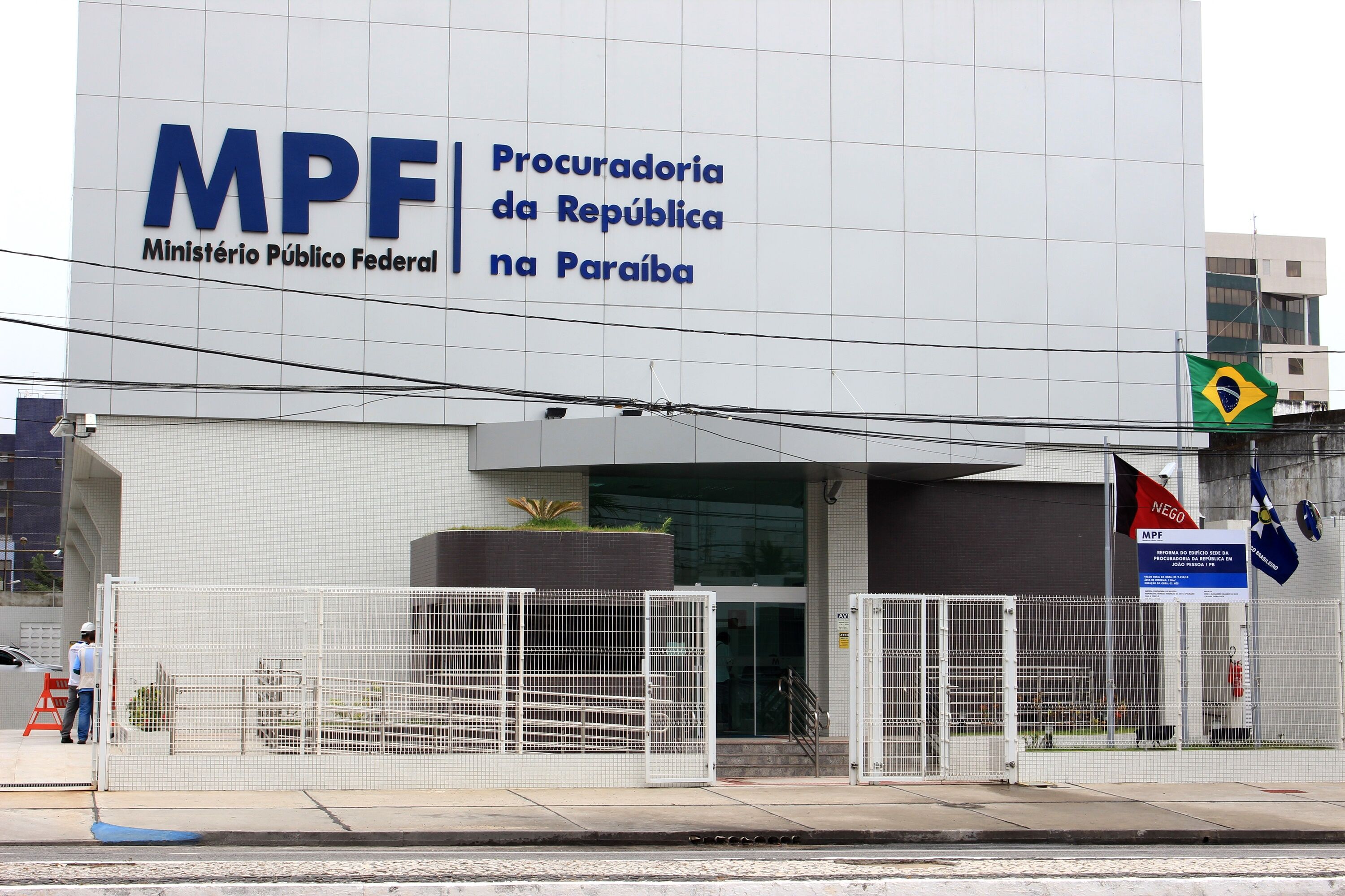 Ministério Público Federal intima secretário de Saúde de Lucena para prestar depoimento após vacinação em crianças com doses para adultos Ministério Público Federal intima secretário de Saúde de Lucena para prestar depoimento após vacinação em crianças com doses para adultos