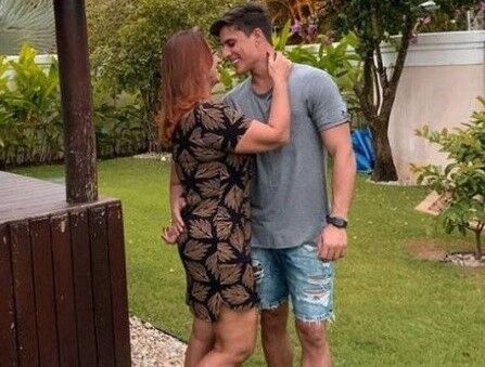 Após reatar com mãe de Neymar, Tiago Ramos é chamado de michê e rebate: "Me deixa em paz" Após reatar com mãe de Neymar, Tiago Ramos é chamado de michê e rebate: "Me deixa em paz"