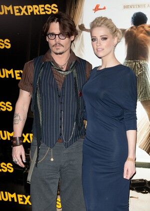 Namorada de Johnny Depp o troca por outra mulher, diz jornal