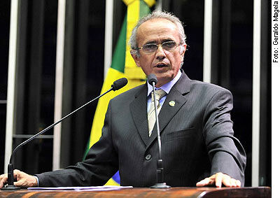 “Não é por decreto que se resolve greve, é com diálogo com as categorias”, diz Cícero “Não é por decreto que se resolve greve, é com diálogo com as categorias”, diz Cícero
