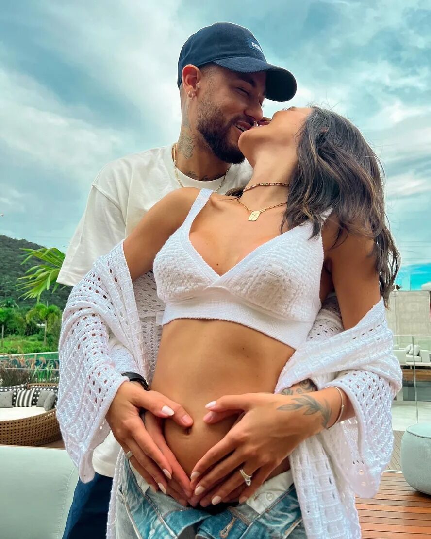 Nasce Mavie, filha de Neymar e Bruna Biancardi Nasce Mavie, filha de Neymar e Bruna Biancardi