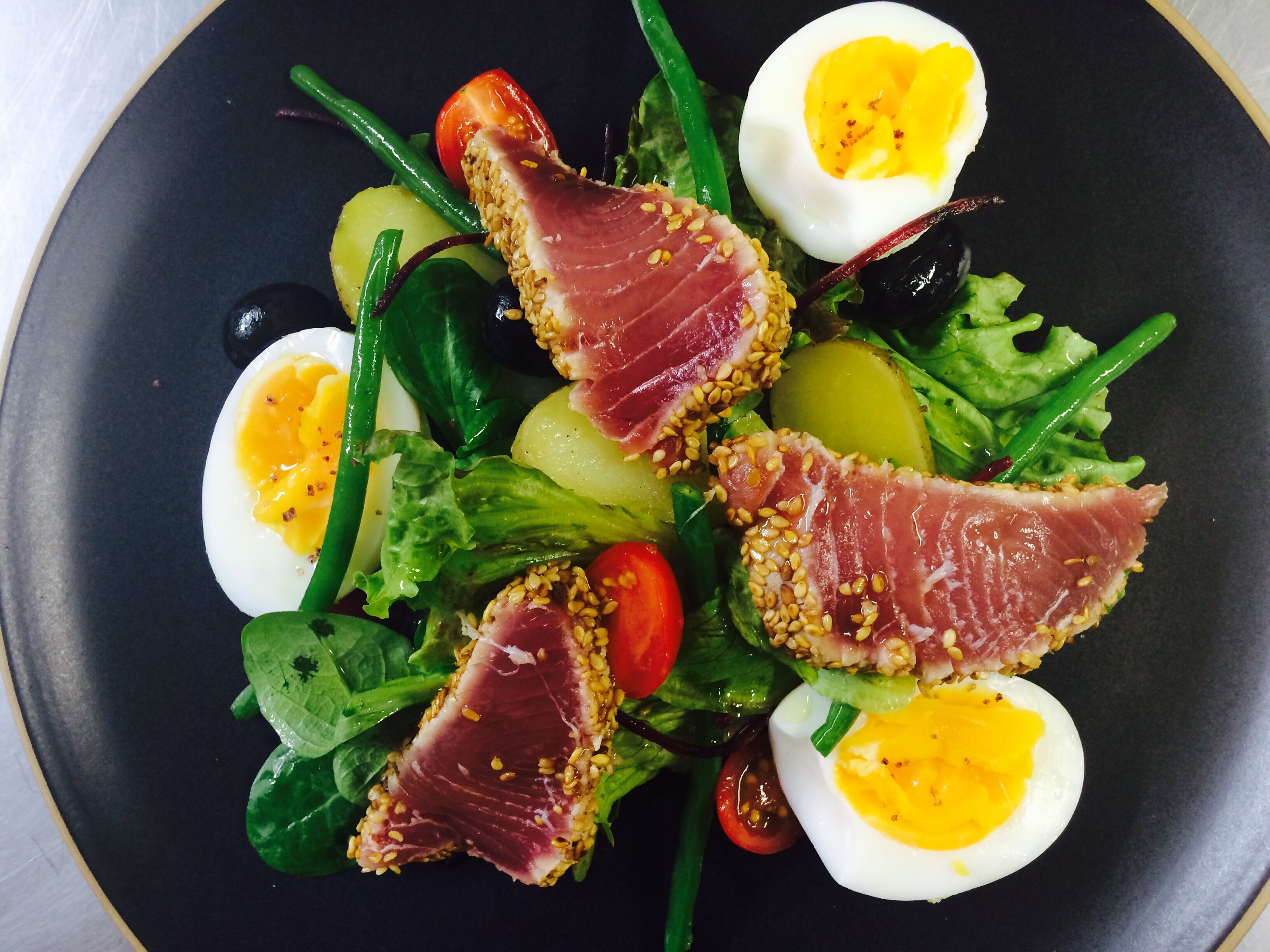 Salada Niçoise: um clássico da cozinha francesa Salada Niçoise: um clássico da cozinha francesa