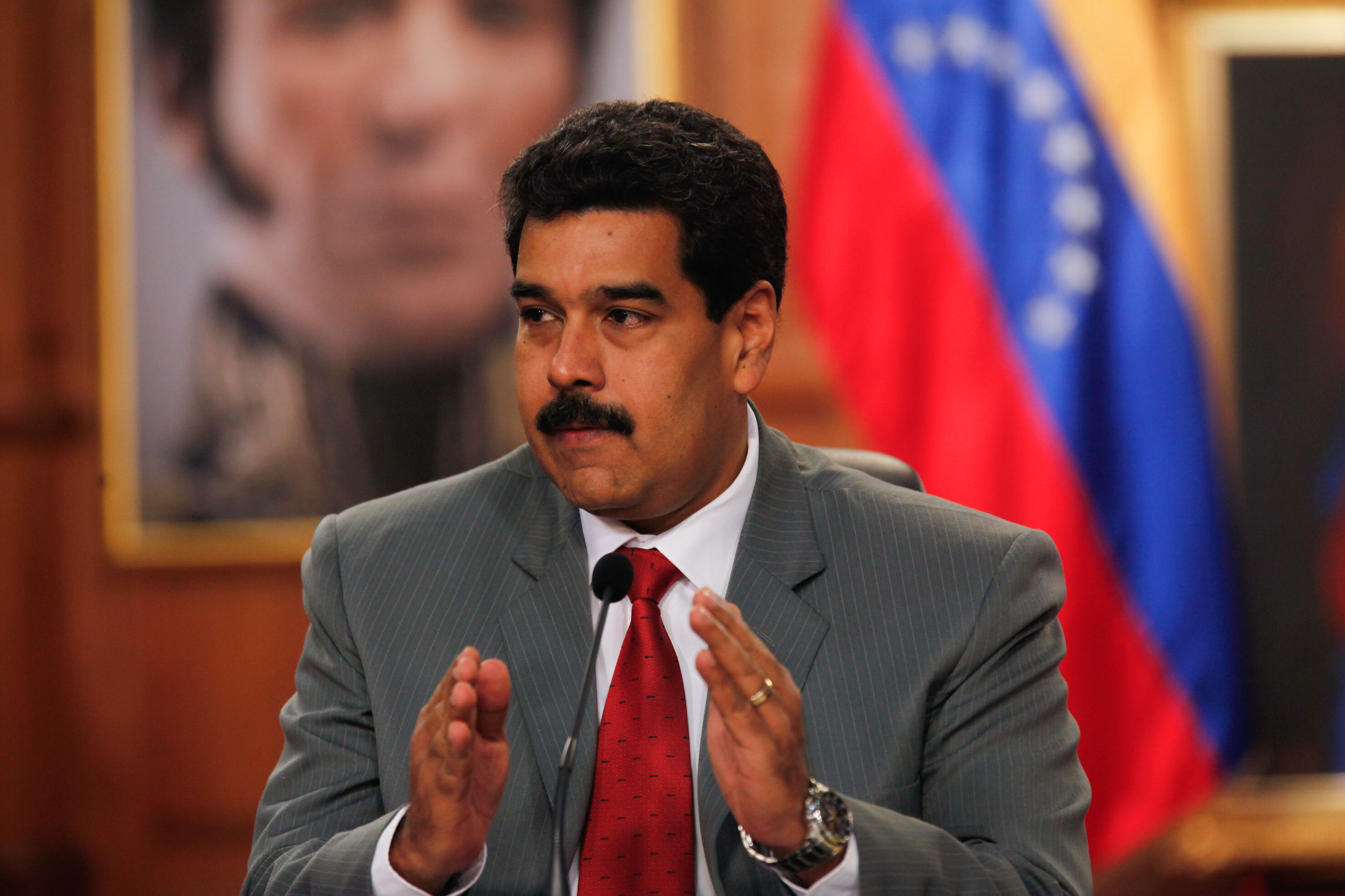 Maduro é proclamado presidente da Venezuela e acusa golpe de Estado diretor, eleição, venezuela, avião, maduro, EUA, pt, resolução, maduro
