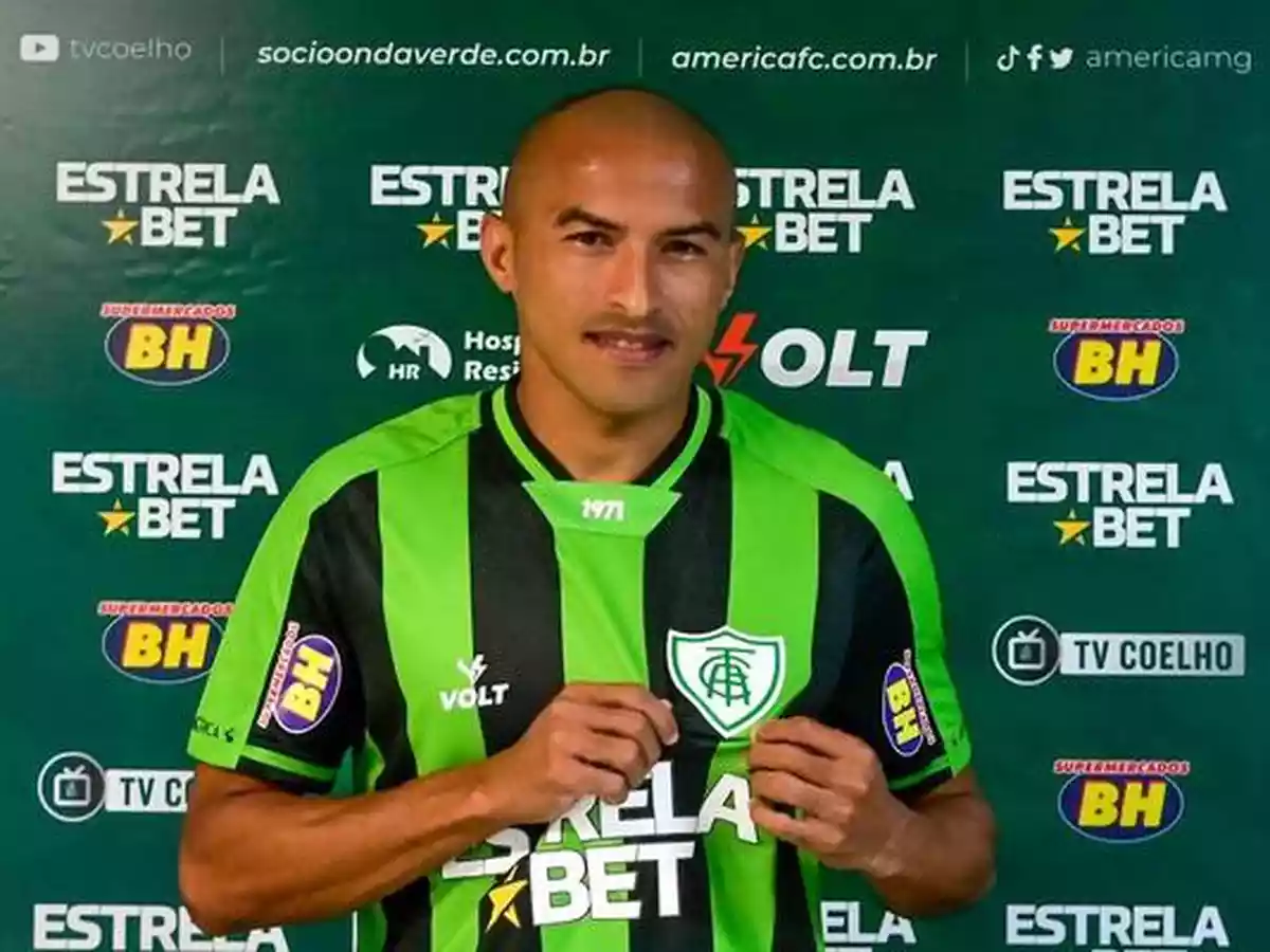 Prints mostram que Nino Paraíba cobrou apostadores e pediu “mais 15 (mil) aí” para dar continuidade a esquema de apostas no futebol Prints mostram que Nino Paraíba cobrou apostadores e pediu “mais 15 (mil) aí” para dar continuidade a esquema de apostas no futebol