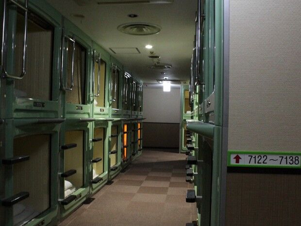No Japão, hotel-cápsula é opção barata e inusitada para passar a noite No Japão, hotel-cápsula é opção barata e inusitada para passar a noite