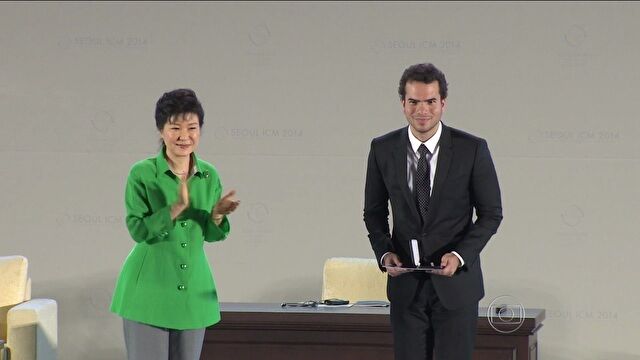 'Nobel' brasileiro se apaixonou pela matemática disputando olimpíadas 'Nobel' brasileiro se apaixonou pela matemática disputando olimpíadas