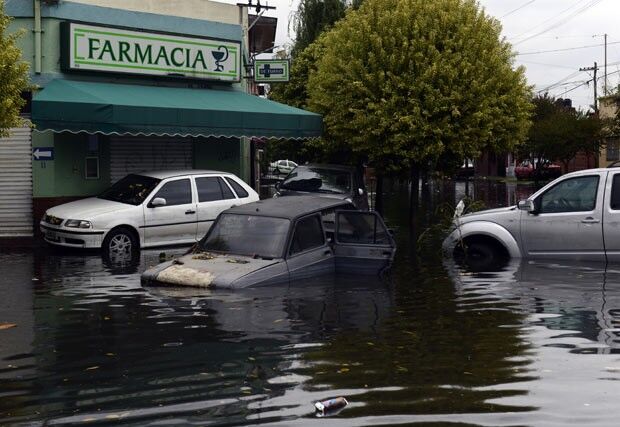 Número de mortos por chuva sobe a 25 na cidade argentina de La Plata