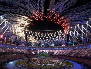 Olimpíadas de Londres são abertas como muito pop e cores variadas Olimpíadas de Londres são abertas como muito pop e cores variadas