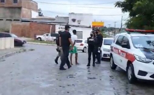 Nove suspeitos de integrar grupo que praticava assaltos e homicídios são presos em Mamanguape Nove suspeitos de integrar grupo que praticava assaltos e homicídios são presos em Mamanguape