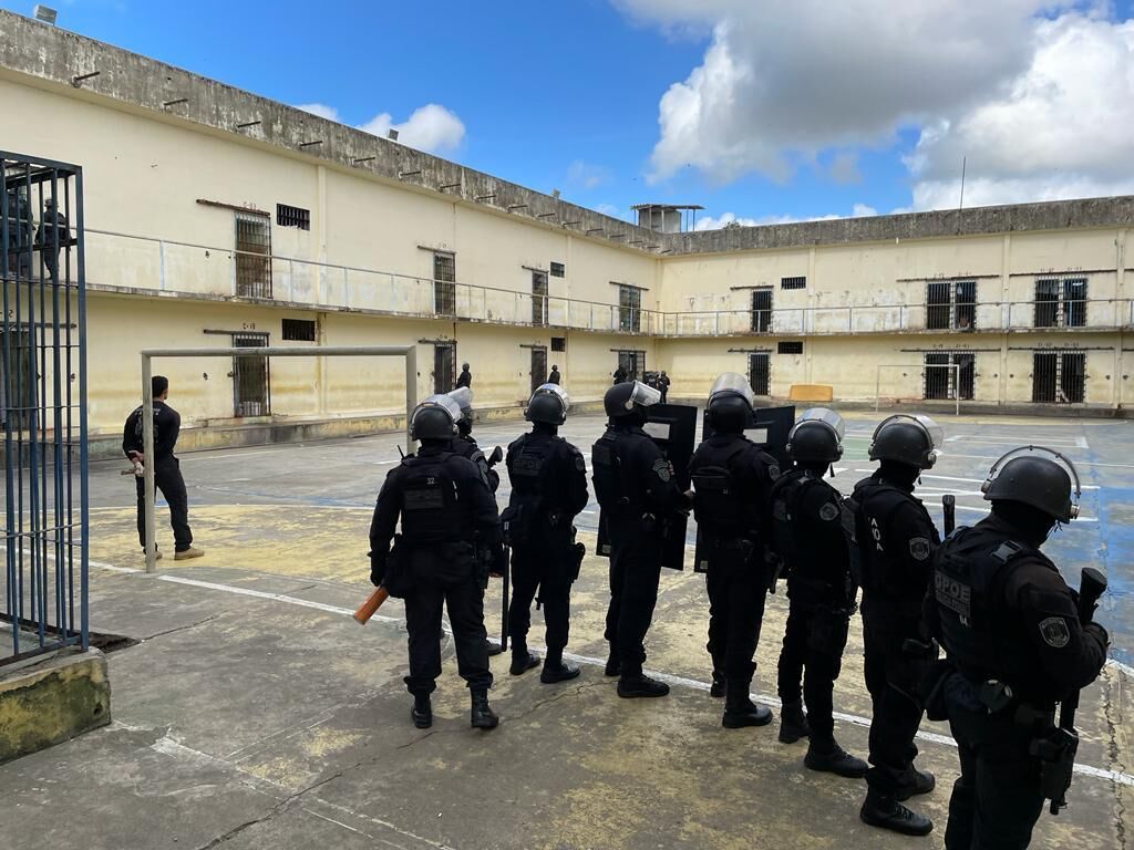 Polícia Federal cumpre mandados em cidades da Paraíba e bloqueia dinheiro de facção criminosa no estado Polícia Federal cumpre mandados em cidades da Paraíba e bloqueia dinheiro de facção criminosa no estado