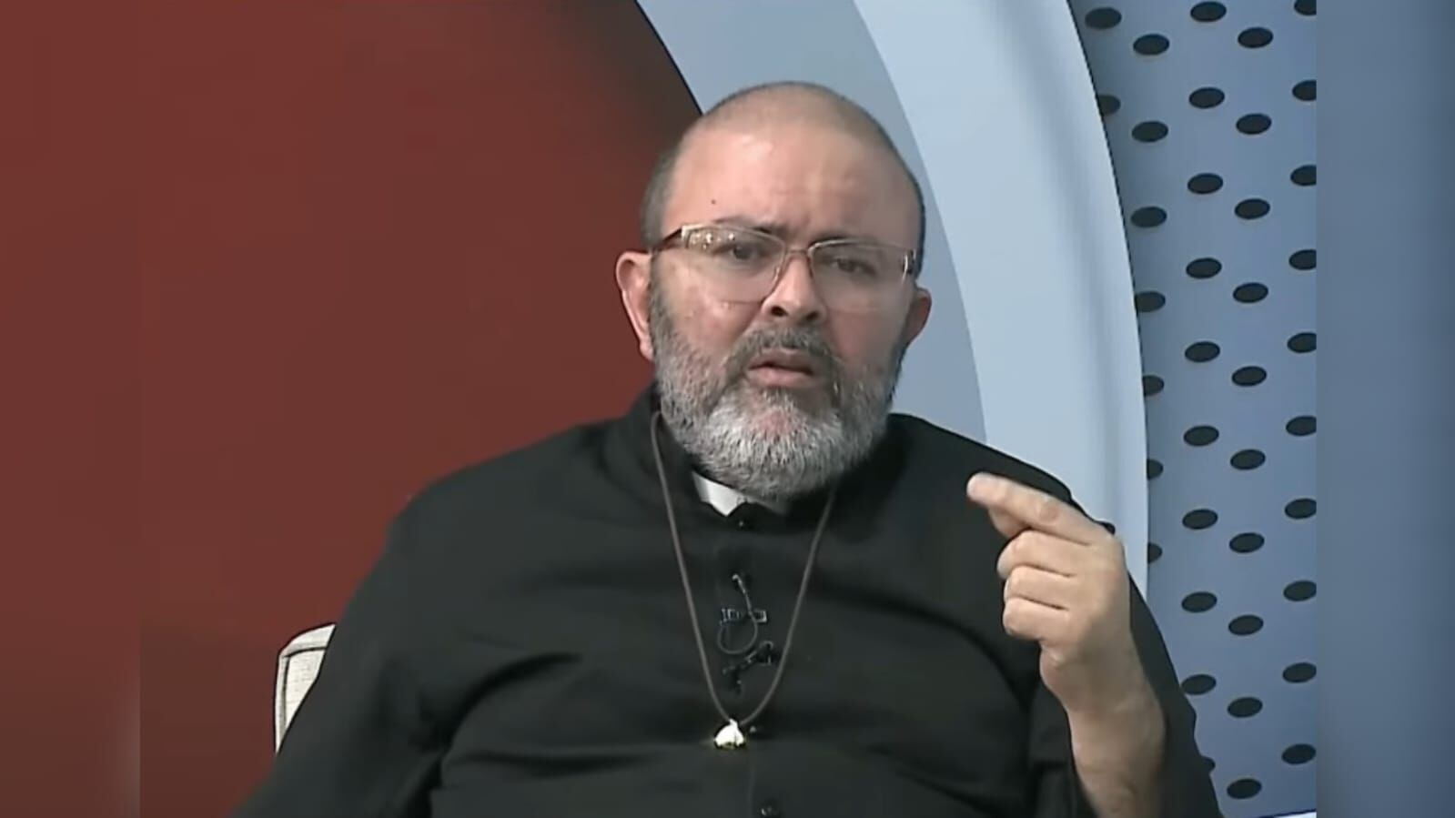 "A situação é caótica": novo diretor do Hospital Padre Zé detalha cenário encontrado na casa de saúde após gestão do padre Egídio padre, george batista