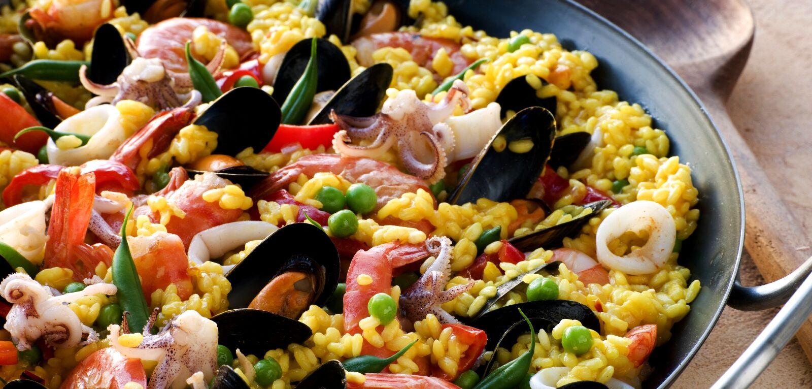 Paella de Frutos do Mar: Uma receita tipicamente espanhola Paella de Frutos do Mar: Uma receita tipicamente espanhola