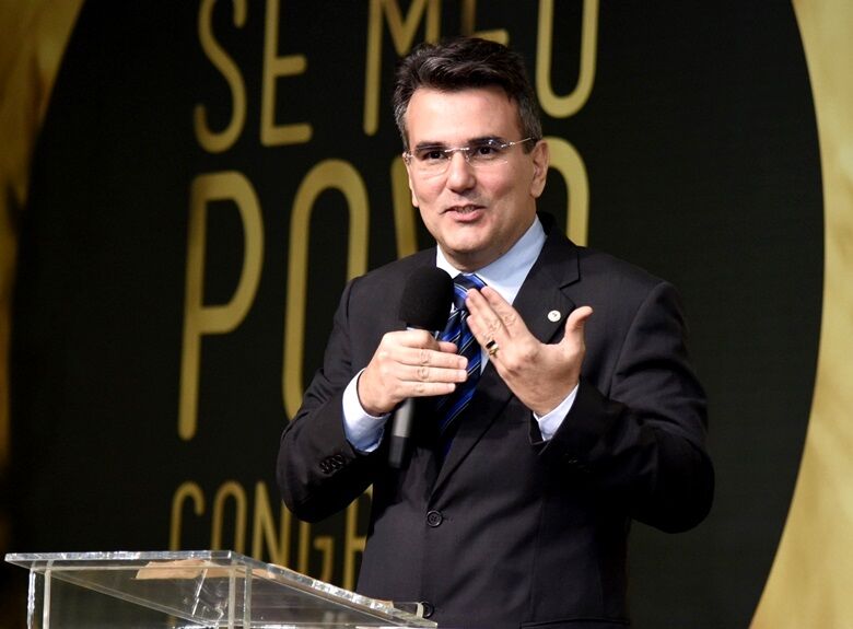 Após enquete, pastor Sérgio Queiroz revela que maioria pede sua candidatura a senador: “vamos avaliar com muita calma e humildade” Após enquete, pastor Sérgio Queiroz revela que maioria pede sua candidatura a senador: “vamos avaliar com muita calma e humildade”