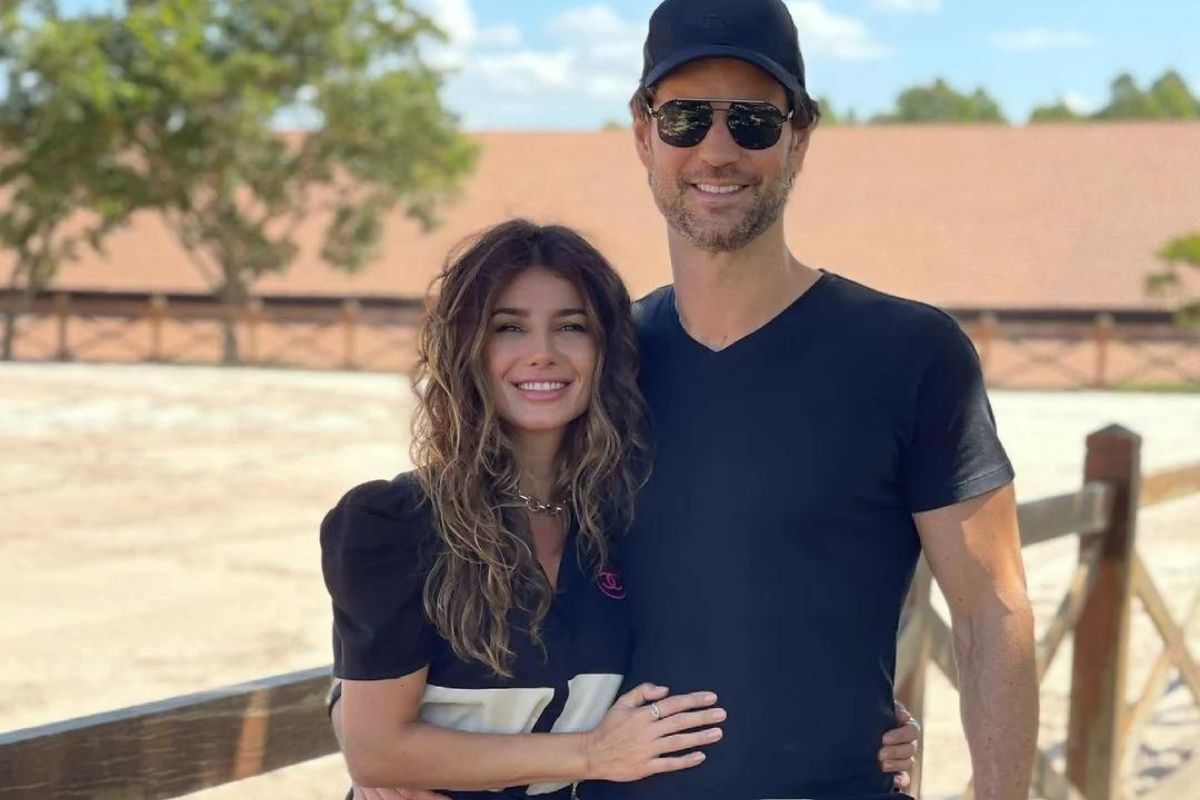 Paula Fernandes anuncia fim de relacionamento com Rony Cecconello Paula Fernandes anuncia fim de relacionamento com Rony Cecconello