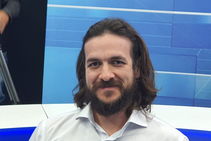 Pedro Cunha Lima manda recado em versos para Jhony Bezerra e comemora derrota: "falador de tanta bosta" Pedro