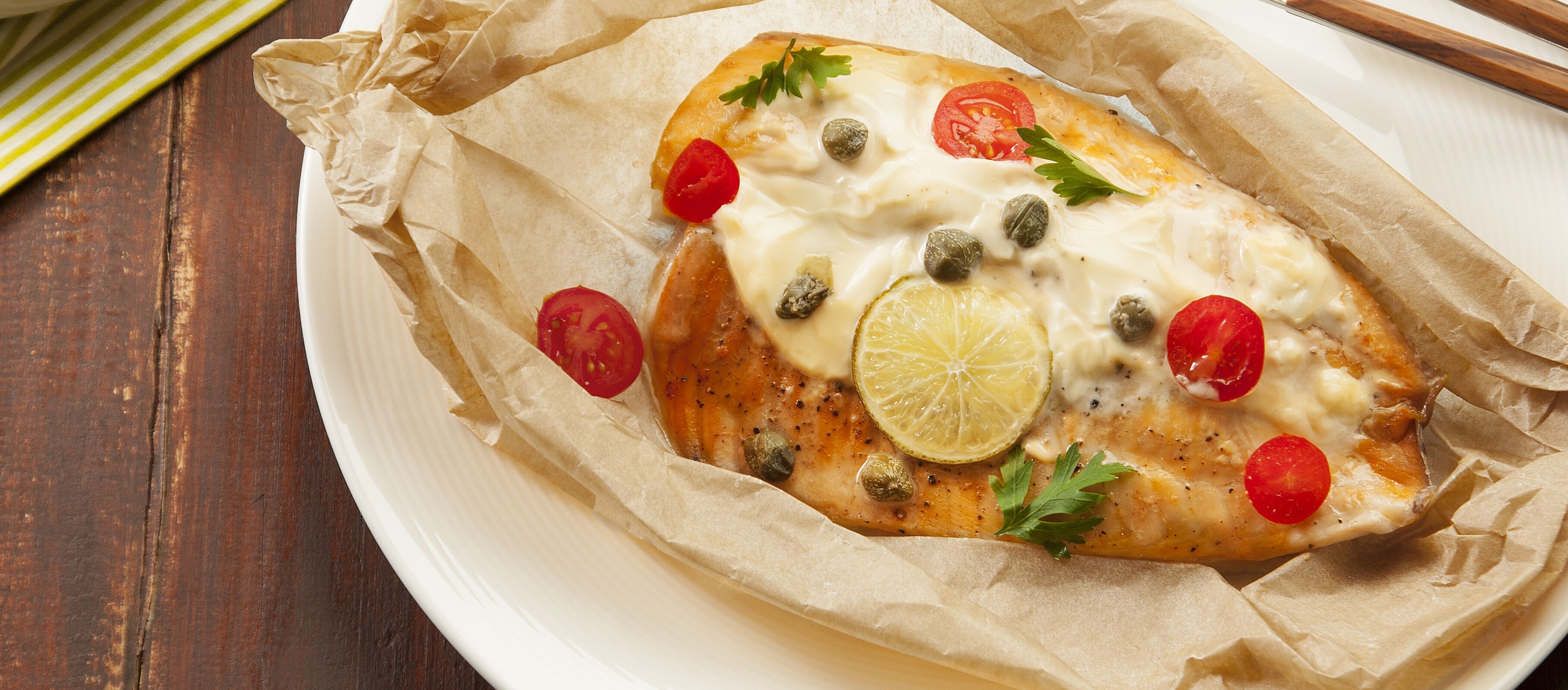 Uma deliciosa receita de peixe ao papelote Uma deliciosa receita de peixe ao papelote