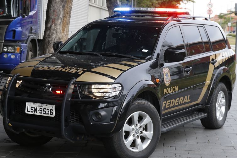 Polícia Federal na Paraíba diz que prendeu oito membros de organização internacional que movimentou R$ 7 bilhões polícia federal