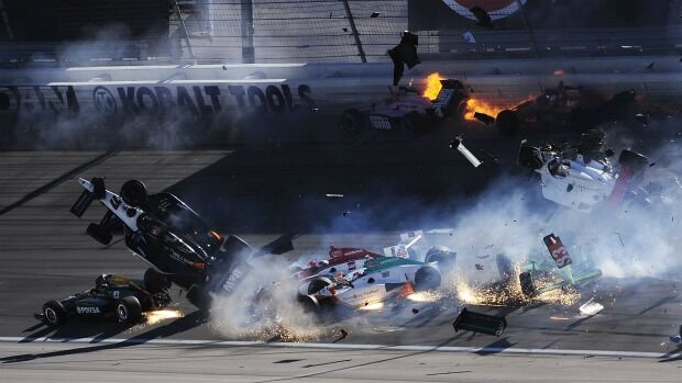 Pilotos da Fórmula 1 lamentam morte do inglês Dan Wheldon em Las Vegas