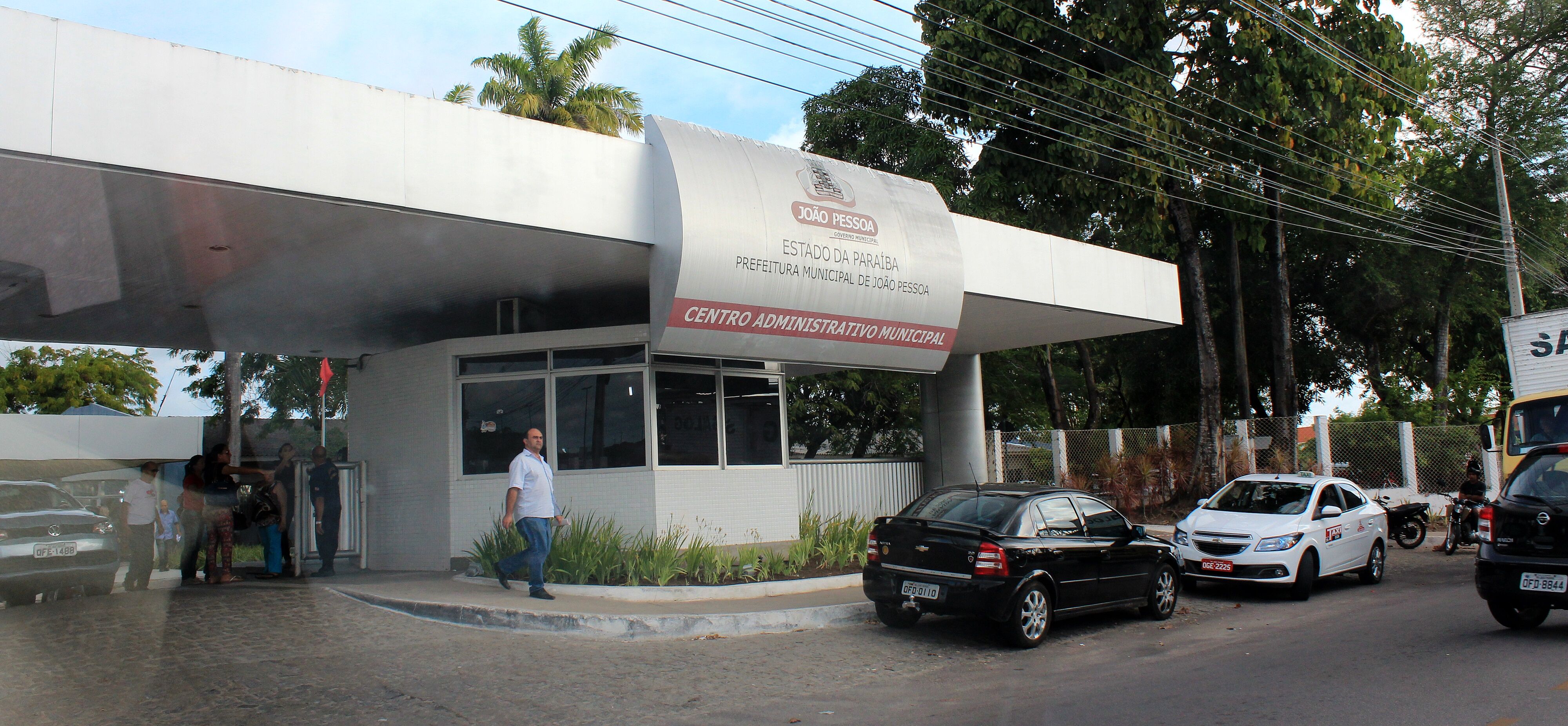 Após assinar TAC com Ministério Público, Prefeitura de João Pessoa deverá fazer concursos para preencher quatro mil vagas Após assinar TAC com Ministério Público, Prefeitura de João Pessoa deverá fazer concursos para preencher quatro mil vagas