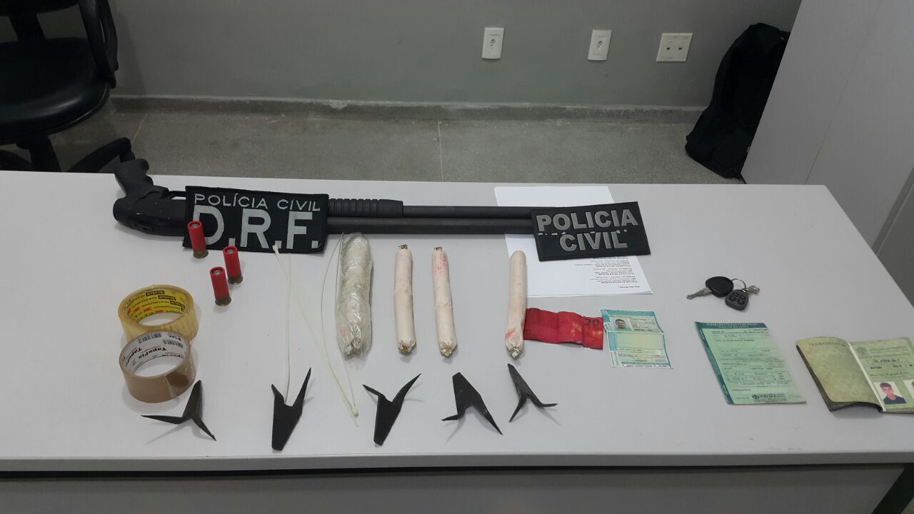 Polícia prende cinco pessoas suspeitas de assalto a banco em Campina Grande Polícia prende cinco pessoas suspeitas de assalto a banco em Campina Grande