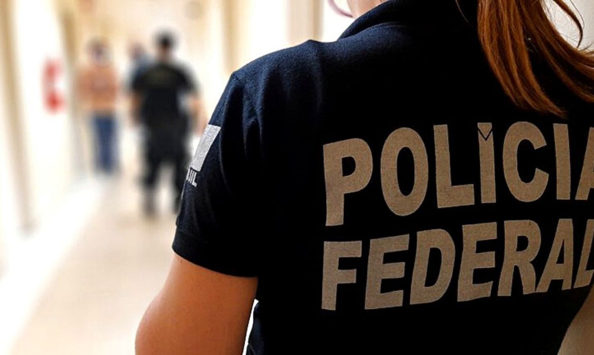 Polícia Federal prende hacker que teria atacado sistema de Tribunal Regional Polícia Federal prende hacker que teria atacado sistema de Tribunal Regional