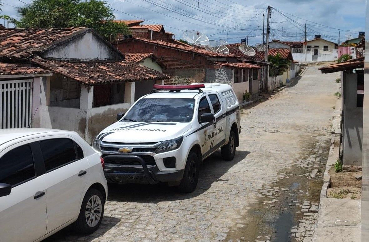 Adolescente suspeita de espalhar fake news de ataque em escola de Mogeiro diz que estava com “preguiça de estudar” Adolescente suspeita de espalhar fake news de ataque em escola de Mogeiro diz que estava com “preguiça de estudar”