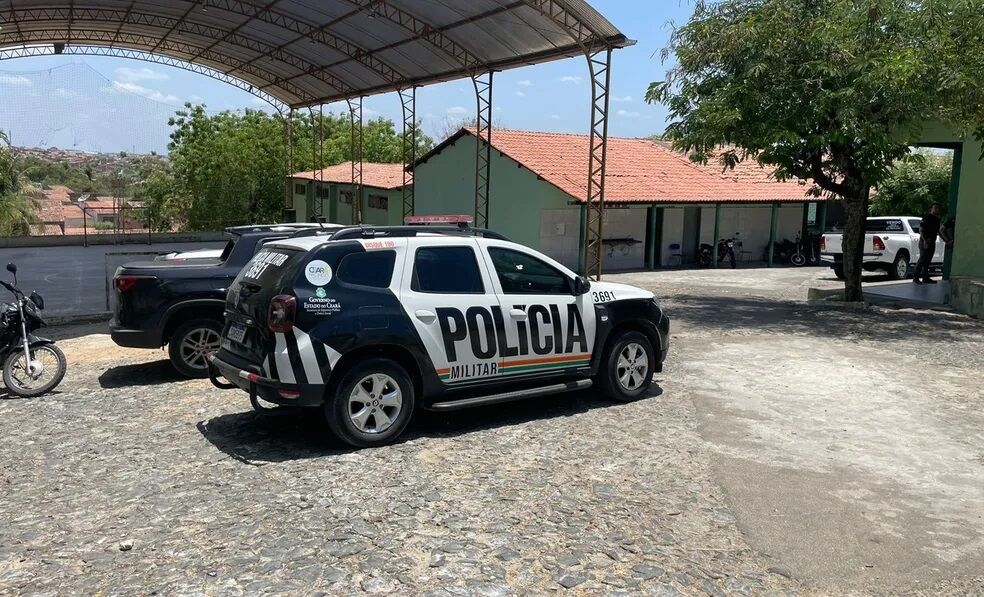 Aluno atira e fere três estudantes em escola pública no Ceará Aluno atira e fere três estudantes em escola pública no Ceará
