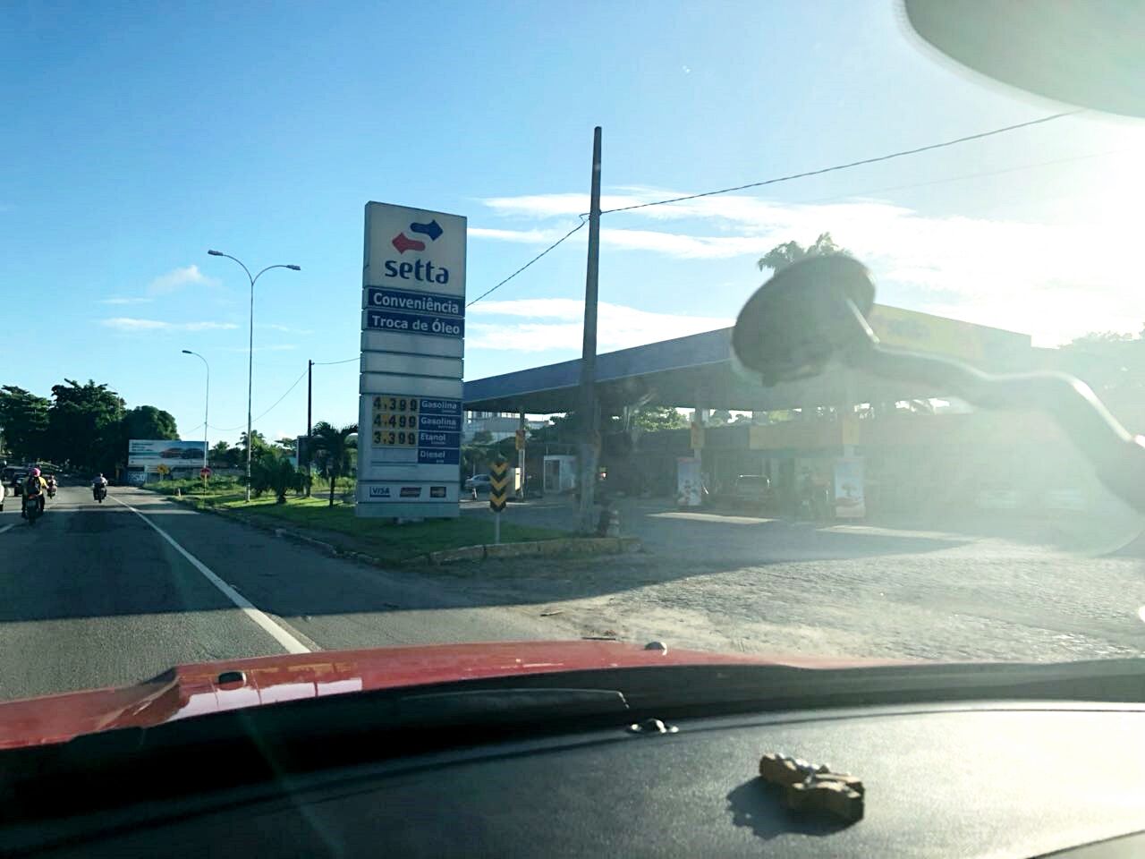 Loja de conveniência do posto Setta, em JP, é flagrada vendendo cigarros acima do preço de tabela