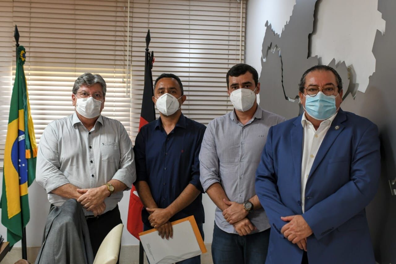 Prefeitos de São Vicente do Seridó e Riacho de Santo Antônio ingressam no Cidadania e anunciam apoio à reeleição de João Azevêdo Prefeitos de São Vicente do Seridó e Riacho de Santo Antônio ingressam no Cidadania e anunciam apoio à reeleição de João Azevêdo