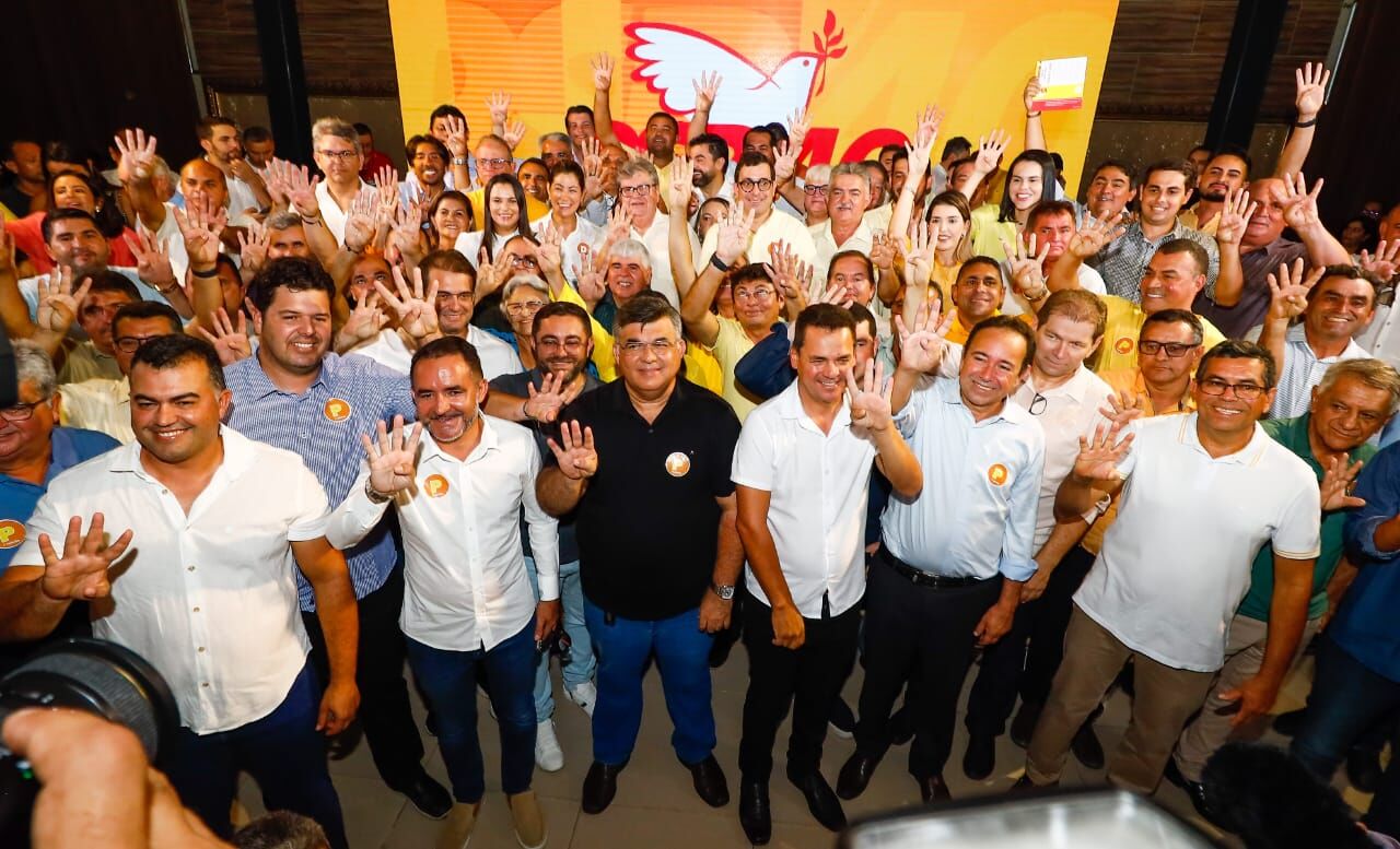 Mais de 70 prefeitos e quatro vice-prefeitos se filiam ao PSB da Paraíba durante evento Mais de 70 prefeitos e quatro vice-prefeitos se filiam ao PSB da Paraíba durante evento