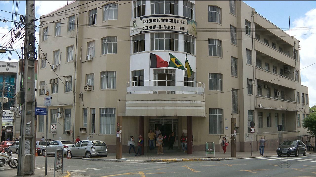 Justiça derruba decreto de Campina e determina quemunicípio deve fechar academias e restringir horários de serviços Prefeitura de Campina Grande antecipa salários dos servidores e paga nesta quinta-feira