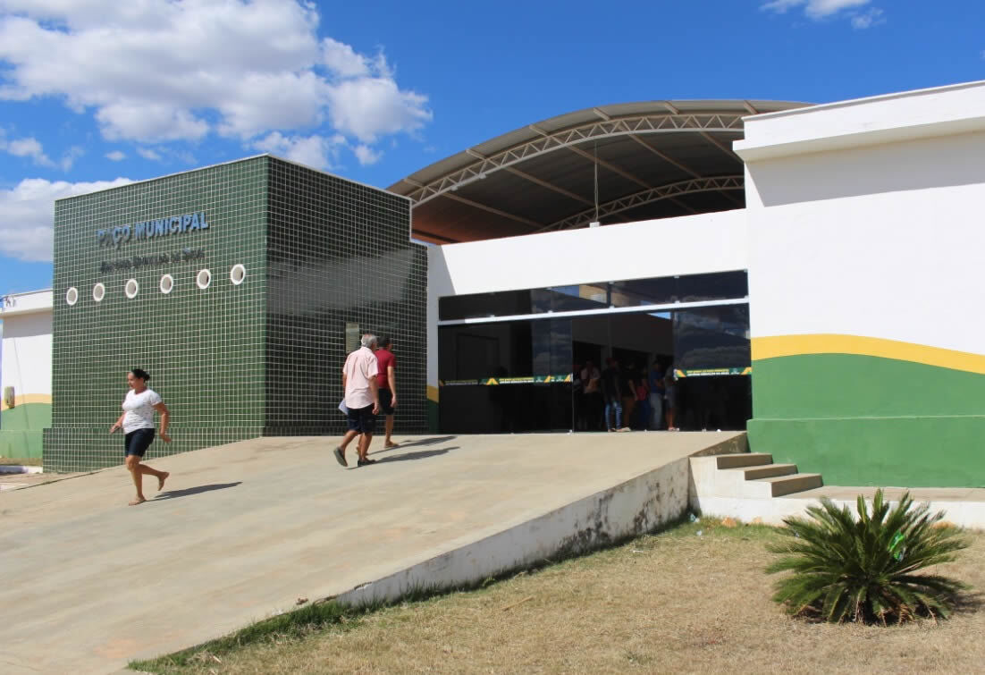 Ex-prefeita de Joca Claudino e sete ex-auxiliares são condenados por recebimento indevido de diárias Ex-prefeita de Joca Claudino e sete ex-auxiliares são condenados por recebimento indevido de diárias