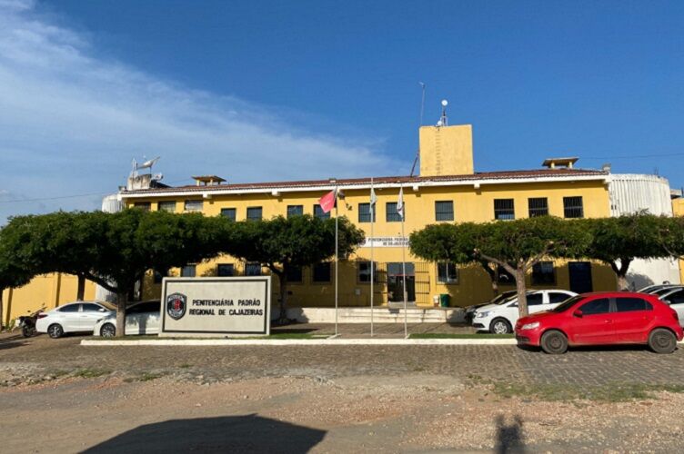 Mulher é presa em Cajazeiras ao tentar entrar em penitenciária com droga no ânus Mulher é presa em Cajazeiras ao tentar entrar em penitenciária com droga no ânus