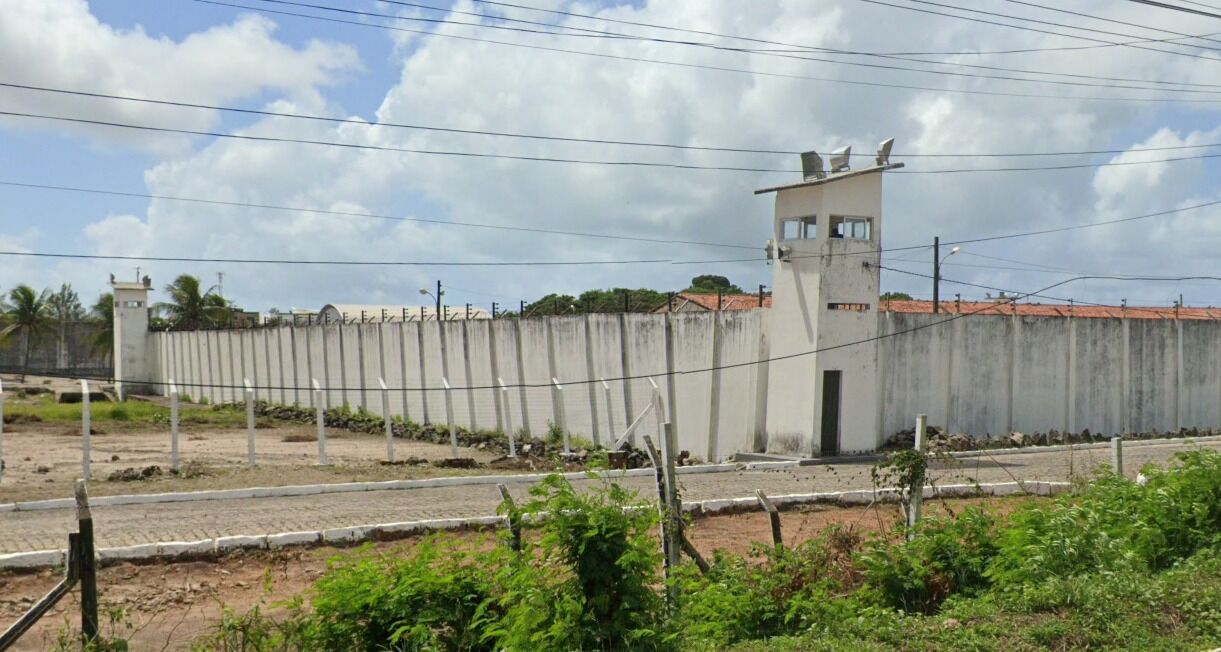Presos fogem do Silvio Porto, em Mangabeira Mulher presa ao tentar entrar no presídio com drogas