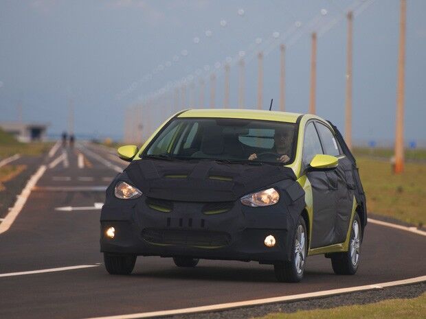 Primeiro carro 'popular' da Hyundai se chamará HB20 e sai em outubro Primeiro carro 'popular' da Hyundai se chamará HB20 e sai em outubro