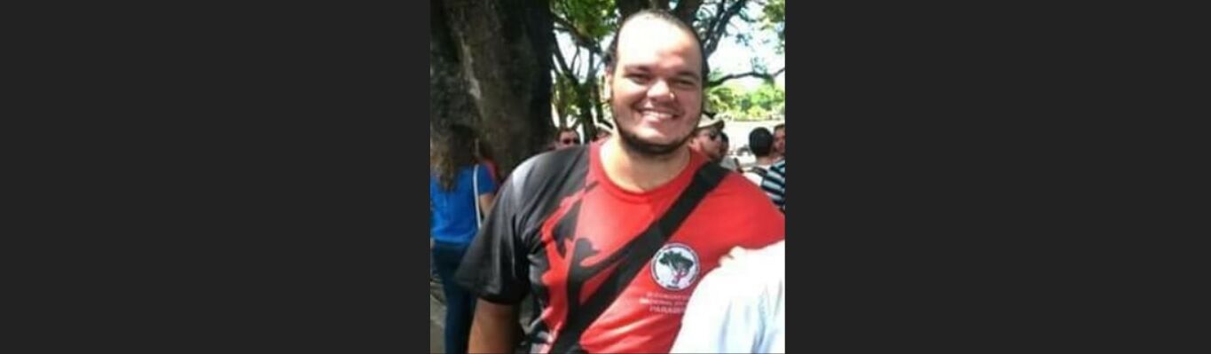 Polícia prende suspeito de matar militante do PT que teve corpo encontrado em Jacarapé e apreende moto da vítima Polícia prende suspeito de matar militante do PT que teve corpo encontrado em Jacarapé e apreende moto da vítima
