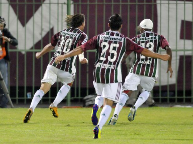 R. Moura se reabilita, Flu faz virada heroica e encerra série do Atlético-GO