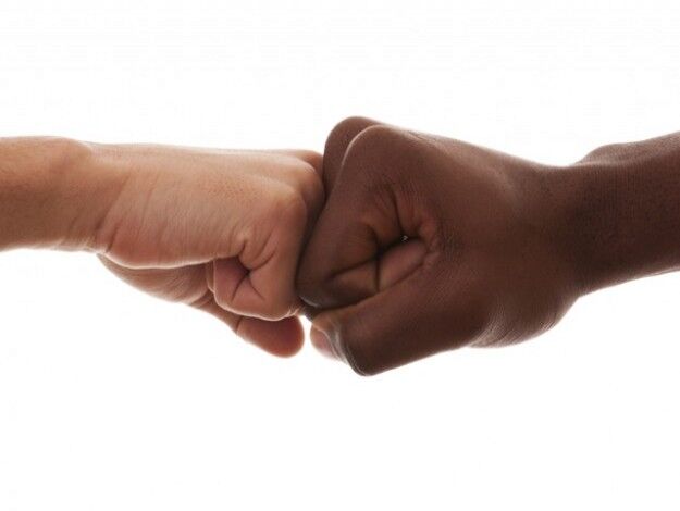 Justiça Federal absolve jovem negro acusado de 'racismo reverso' em rede social Justiça Federal absolve jovem negro acusado de 'racismo reverso' em rede social