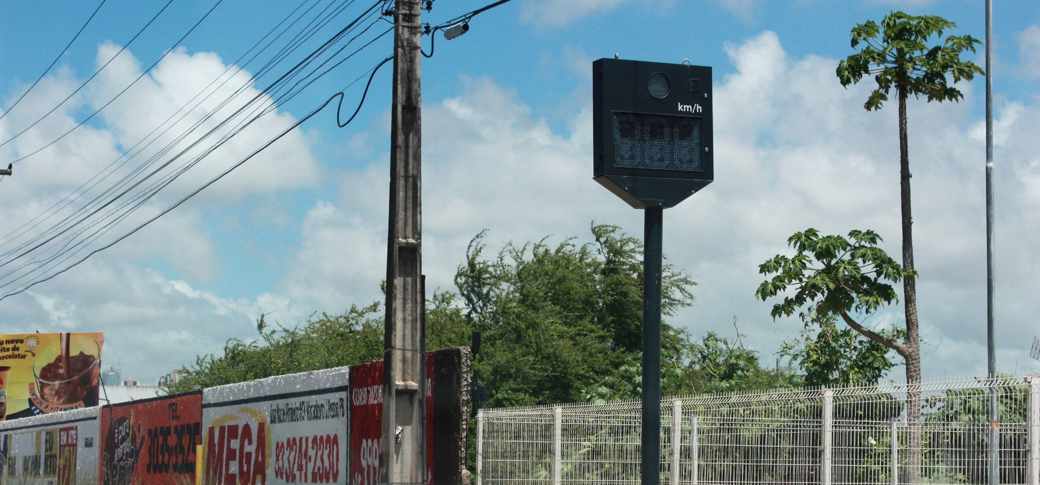 Radares voltam a ser instalados na Paraíba sem gerar multas e contrato custará R$ 59 milhões Radares voltam a ser instalados na Paraíba sem gerar multas e contrato custará R$ 59 milhões