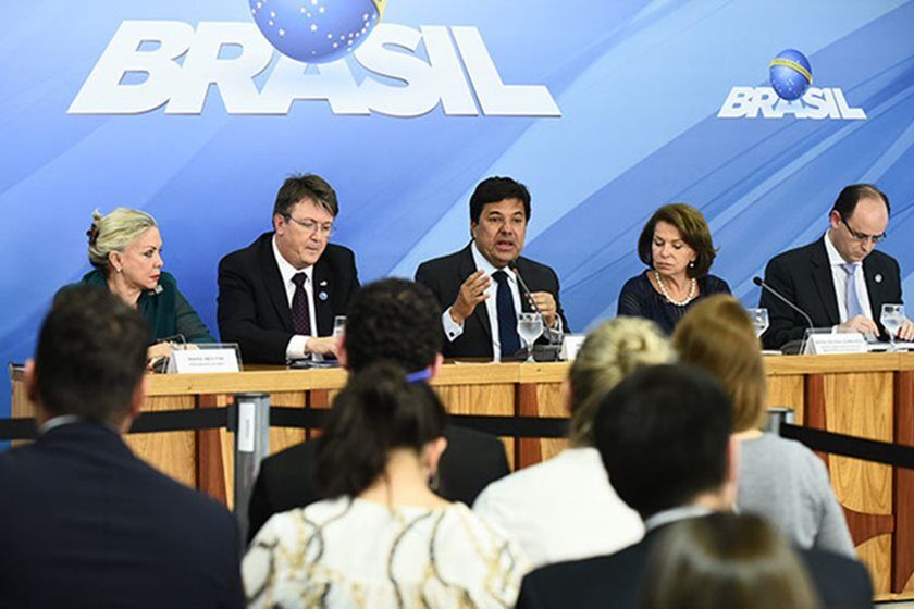 MEC volta atrás e diz que não vai cortar disciplinas do ensino médio MEC volta atrás e diz que não vai cortar disciplinas do ensino médio