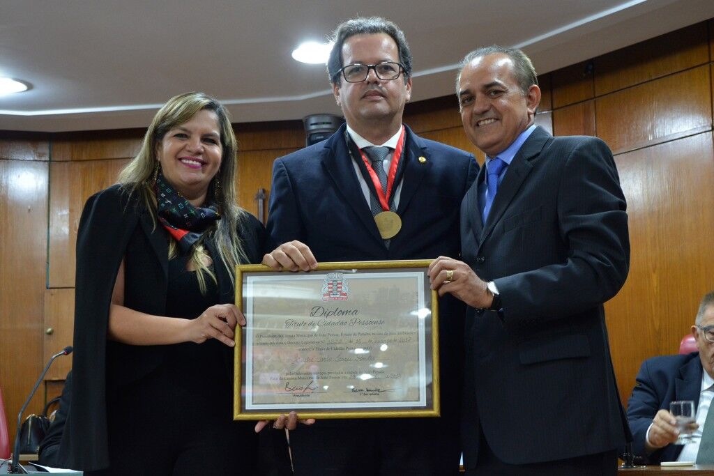 Câmara de João Pessoa concede título e medalha a presidente do TCE-PB Câmara de João Pessoa concede título e medalha a presidente do TCE-PB