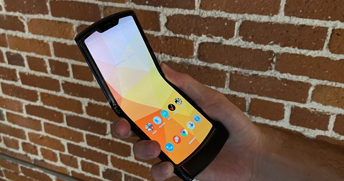 Novo Motorola V3 de R$ 9 mil faz sucesso e esgota no Brasil Novo Motorola V3 de R$ 9 mil faz sucesso e esgota no Brasil
