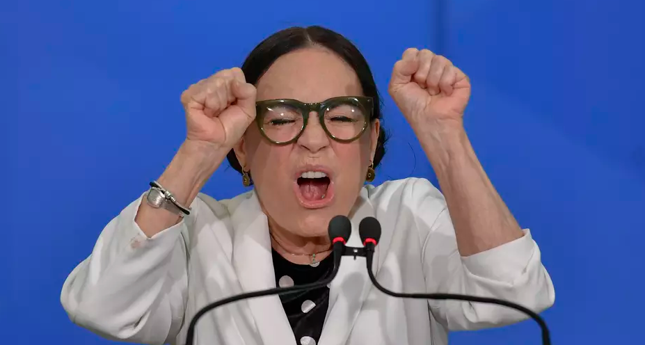 Regina Duarte é advertida pelo Instagram por divulgar informações falsas sobre chuvas no Rio Grande do Sul Regina Duarte, Atriz
