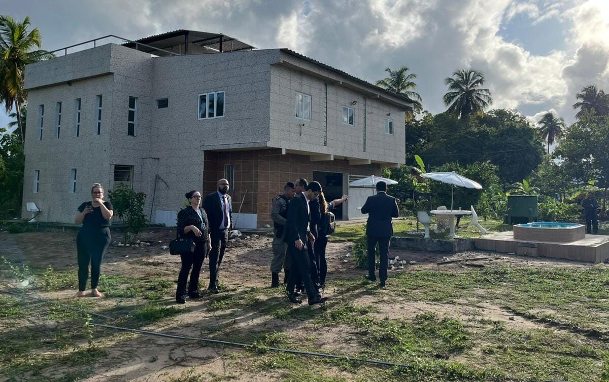 Invasores de área do Governo da Paraíba pretendiam construir pousadas, diz relatório Invasores de área do Governo da Paraíba pretendiam construir pousadas, diz relatório