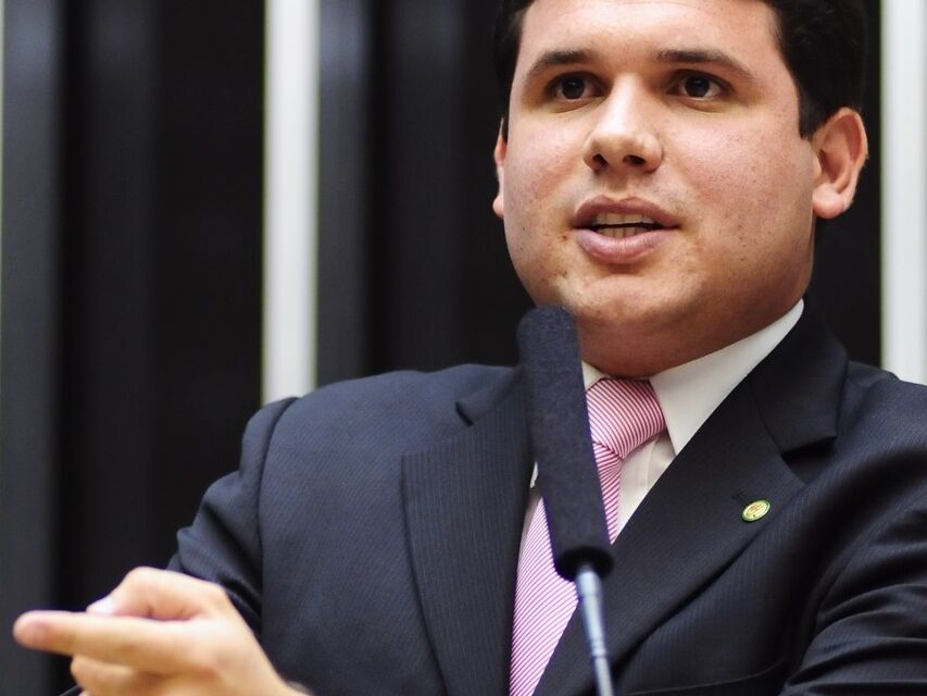 Relatório final da CPI da Petrobras não indicia nenhum parlamentar Relatório final da CPI da Petrobras não indicia nenhum parlamentar